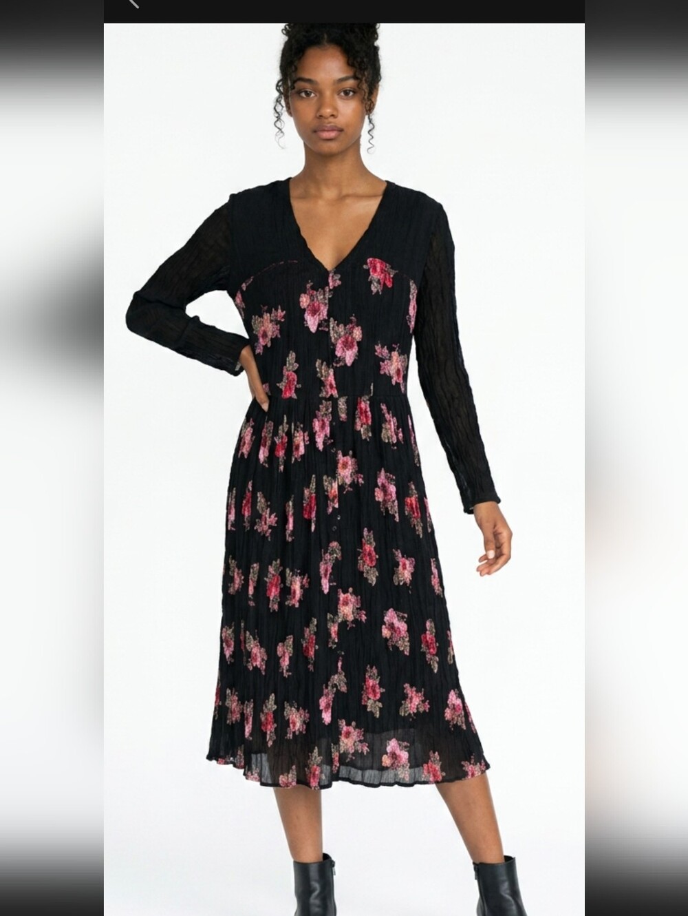 SimularTO FREE PEOPLVINTAGE Starina Black Floral Maxi Dress with Pink Rose Print